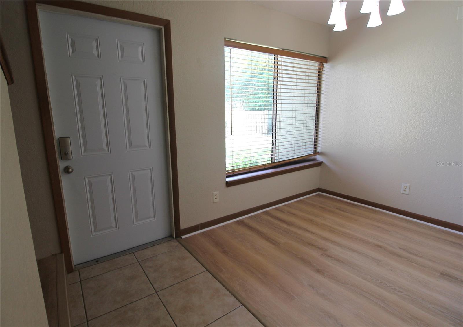 Image 7 of 26 For 4917 25th Street W 102