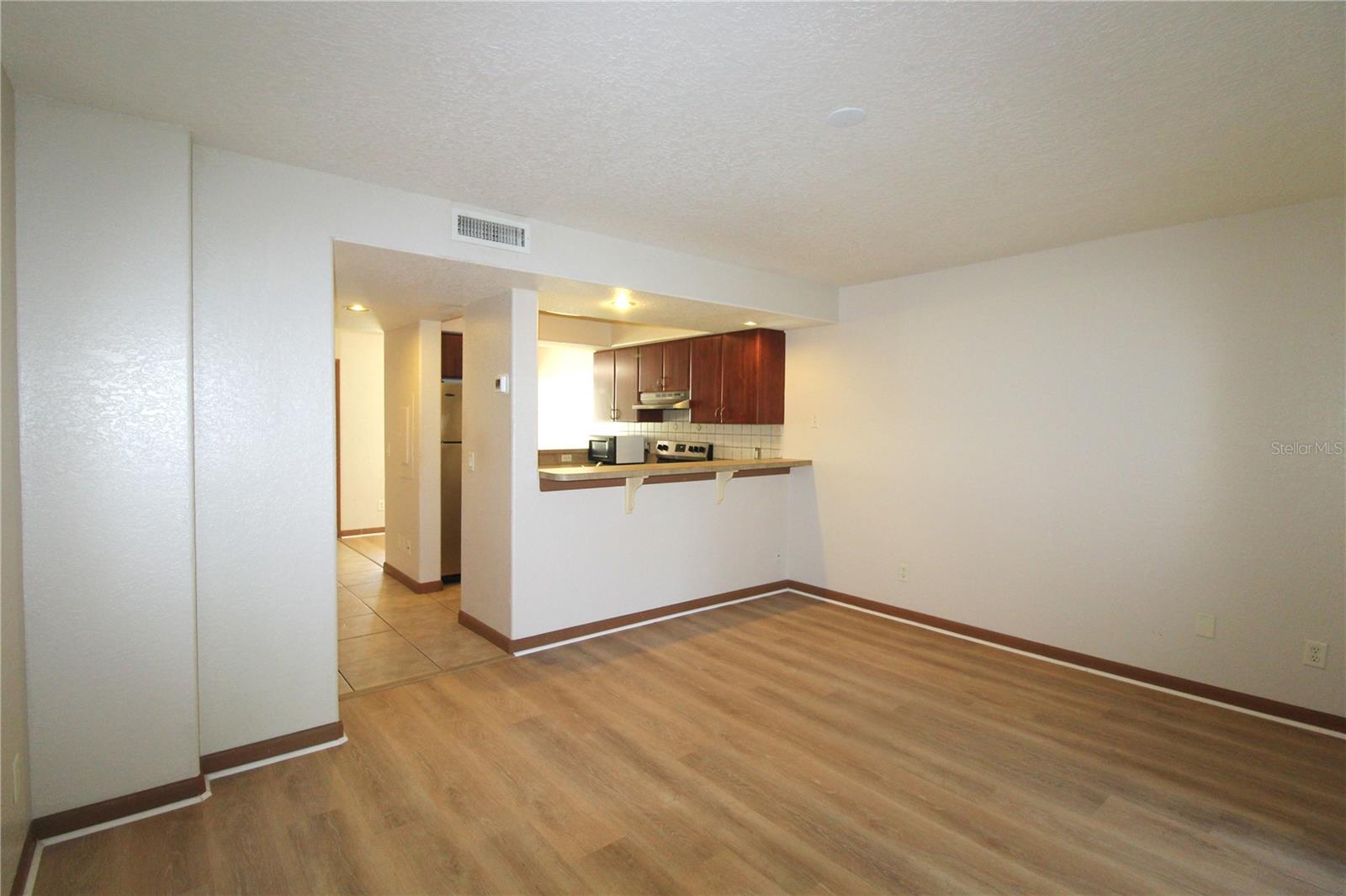 Image 8 of 26 For 4917 25th Street W 102