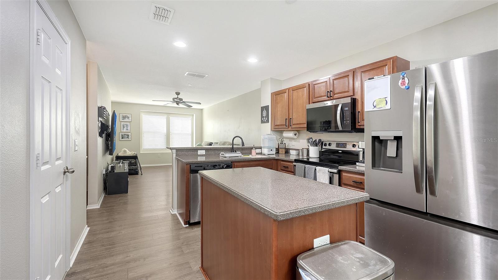 Image 4 of 50 For 8907 White Sage Loop