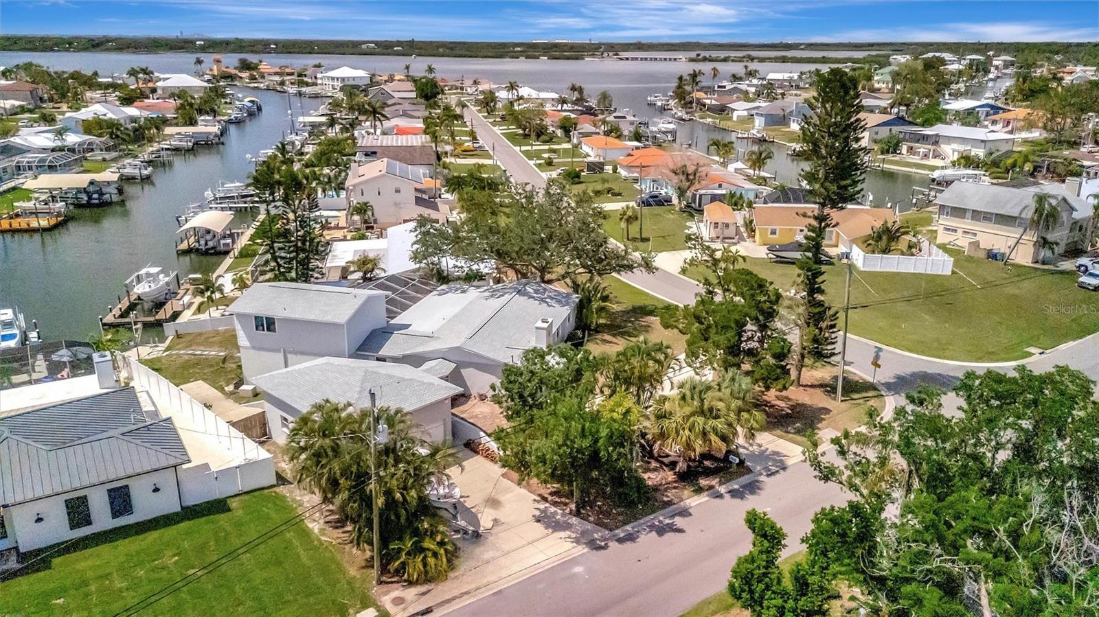 Image 11 of 46 For 4819 Palmetto Point Drive