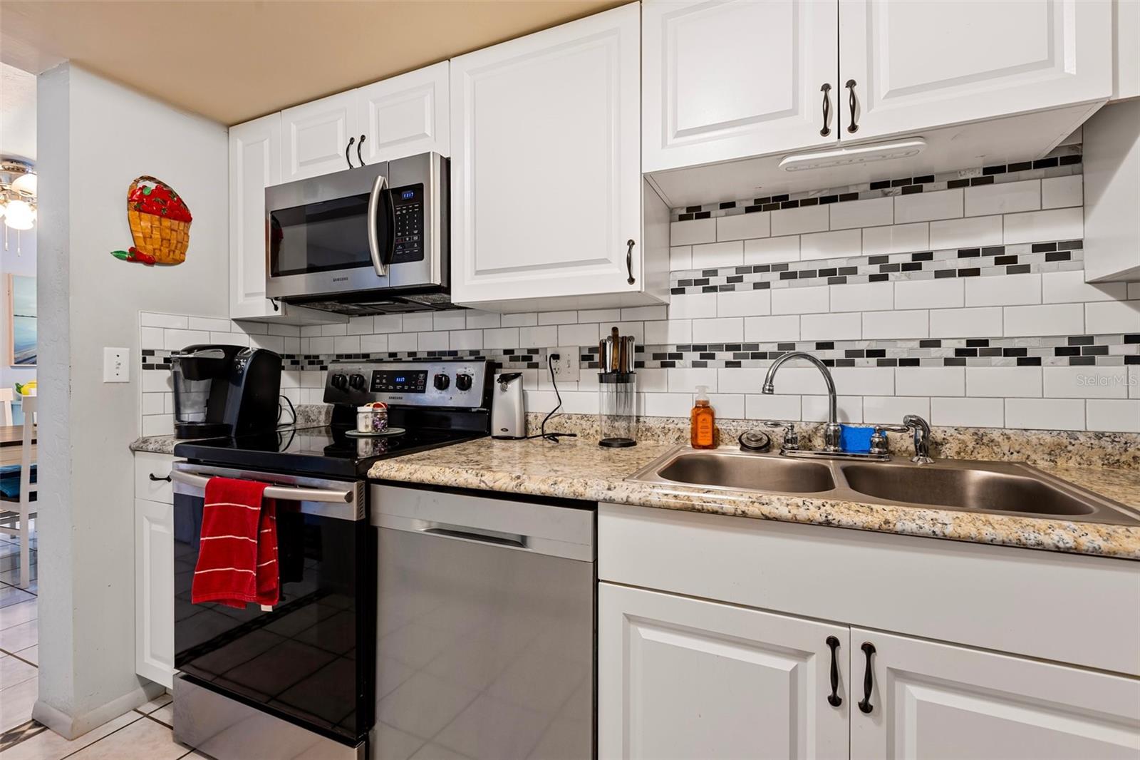Image 8 of 45 For 618 Bird Bay Drive S 113