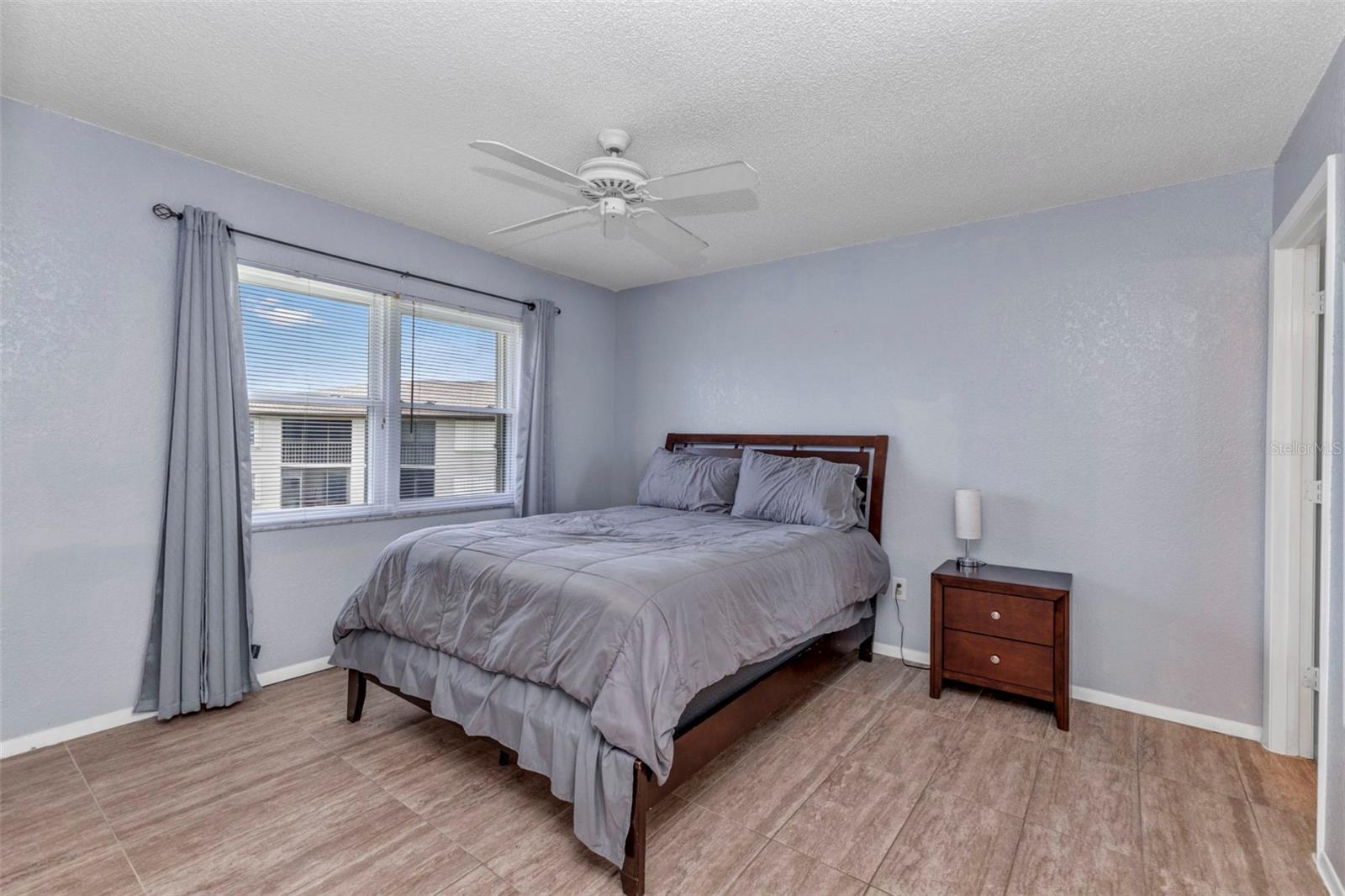 Image 18 of 49 For 25100 Sandhill Boulevard V202