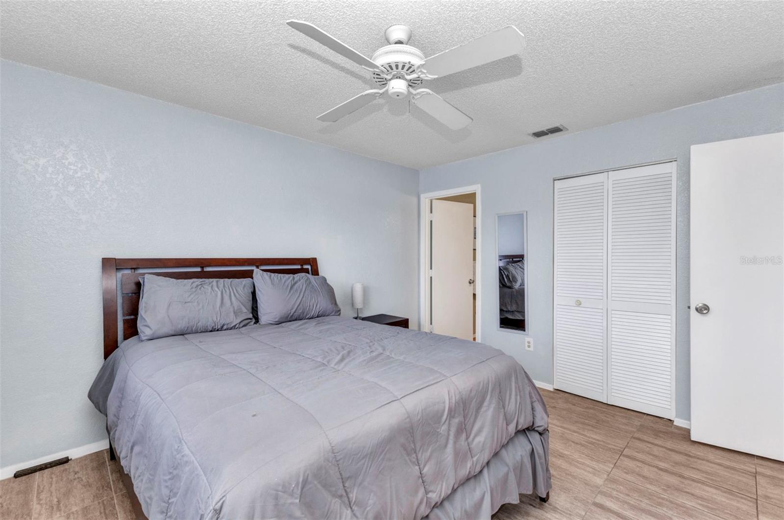 Image 19 of 49 For 25100 Sandhill Boulevard V202