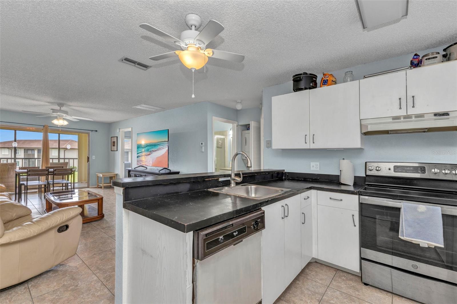 Image 9 of 49 For 25100 Sandhill Boulevard V202