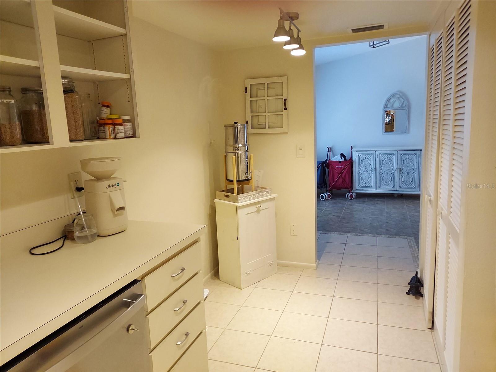 Image 10 of 17 For 6132 29th Avenue W