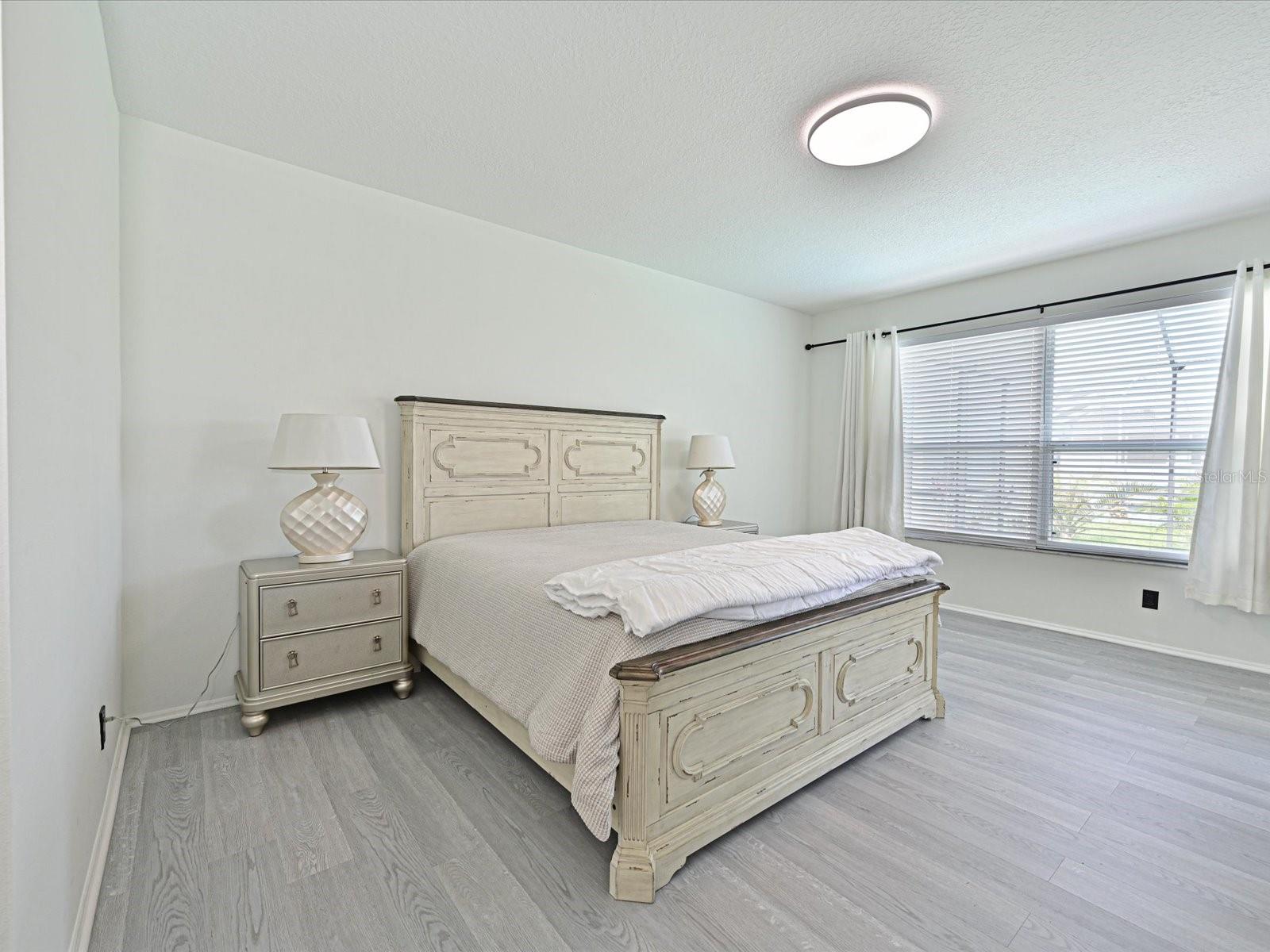 Image 21 of 39 For 5184 51st Lane W