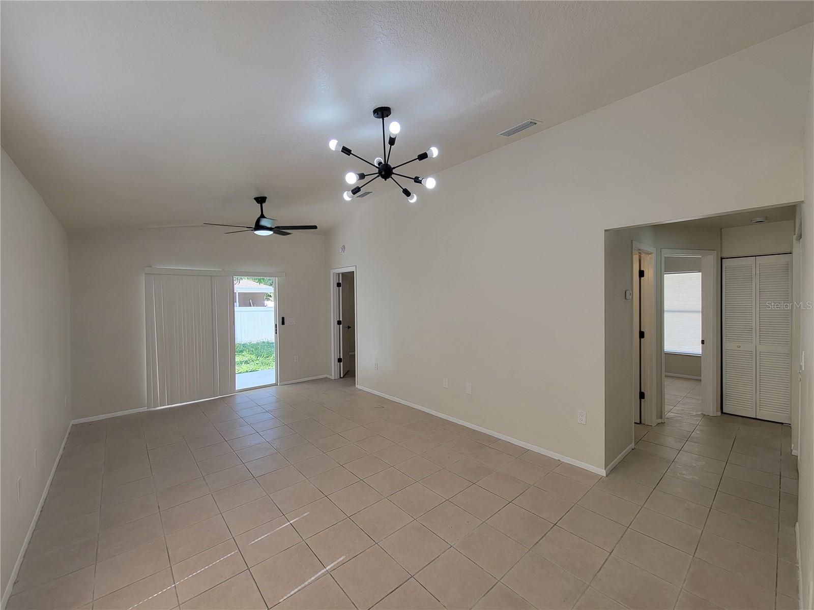 Image 11 of 33 For 1019 34th Avenue W