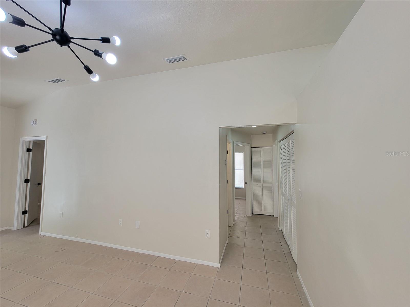 Image 12 of 33 For 1019 34th Avenue W