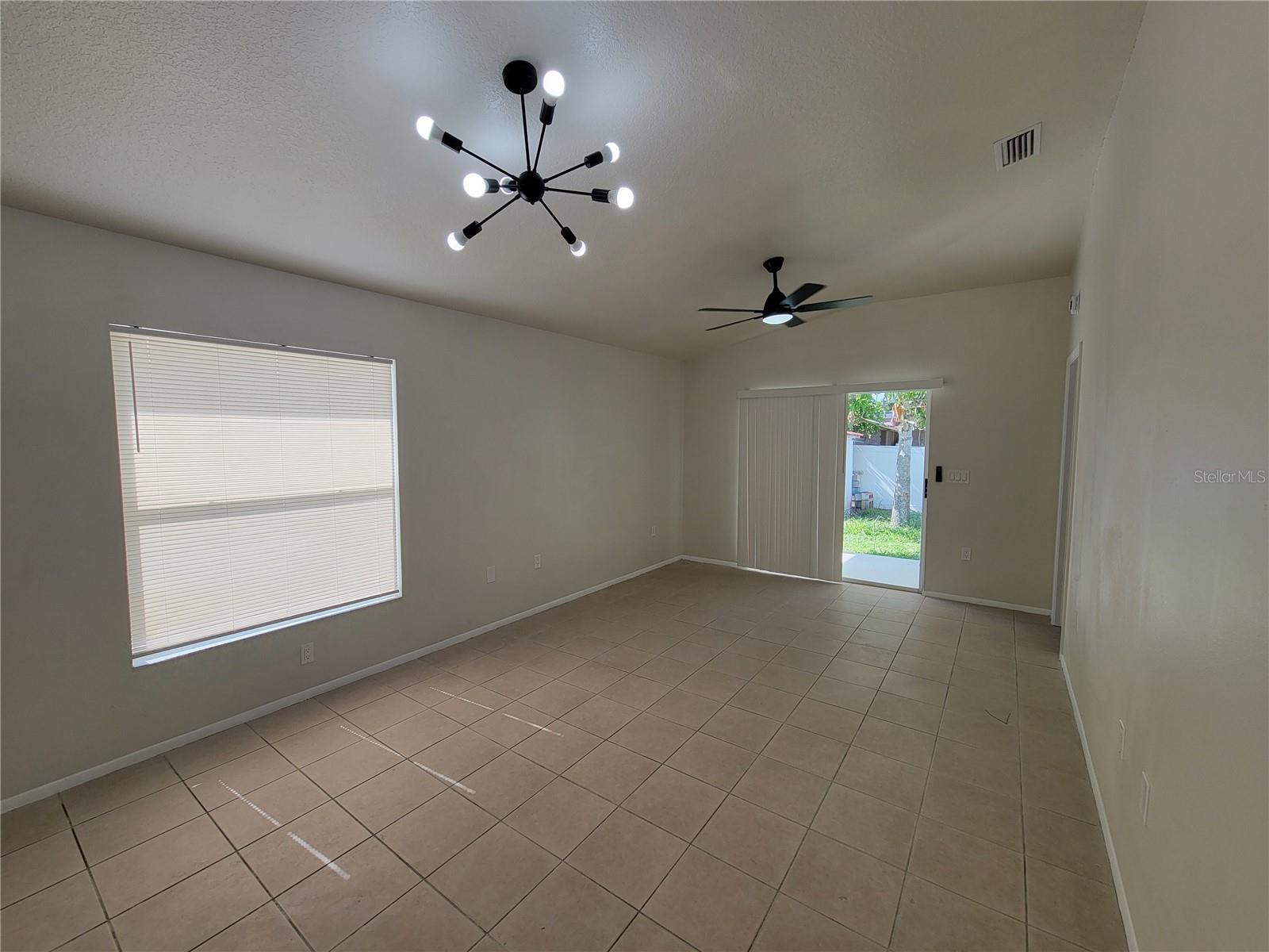 Image 13 of 33 For 1019 34th Avenue W