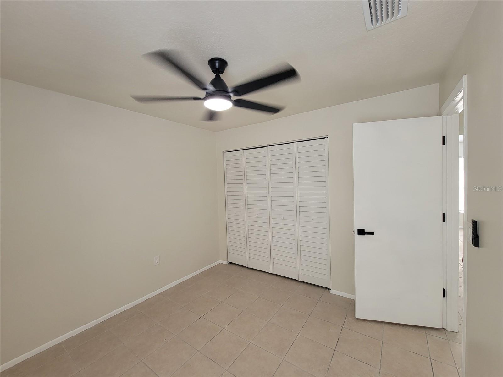 Image 18 of 33 For 1019 34th Avenue W