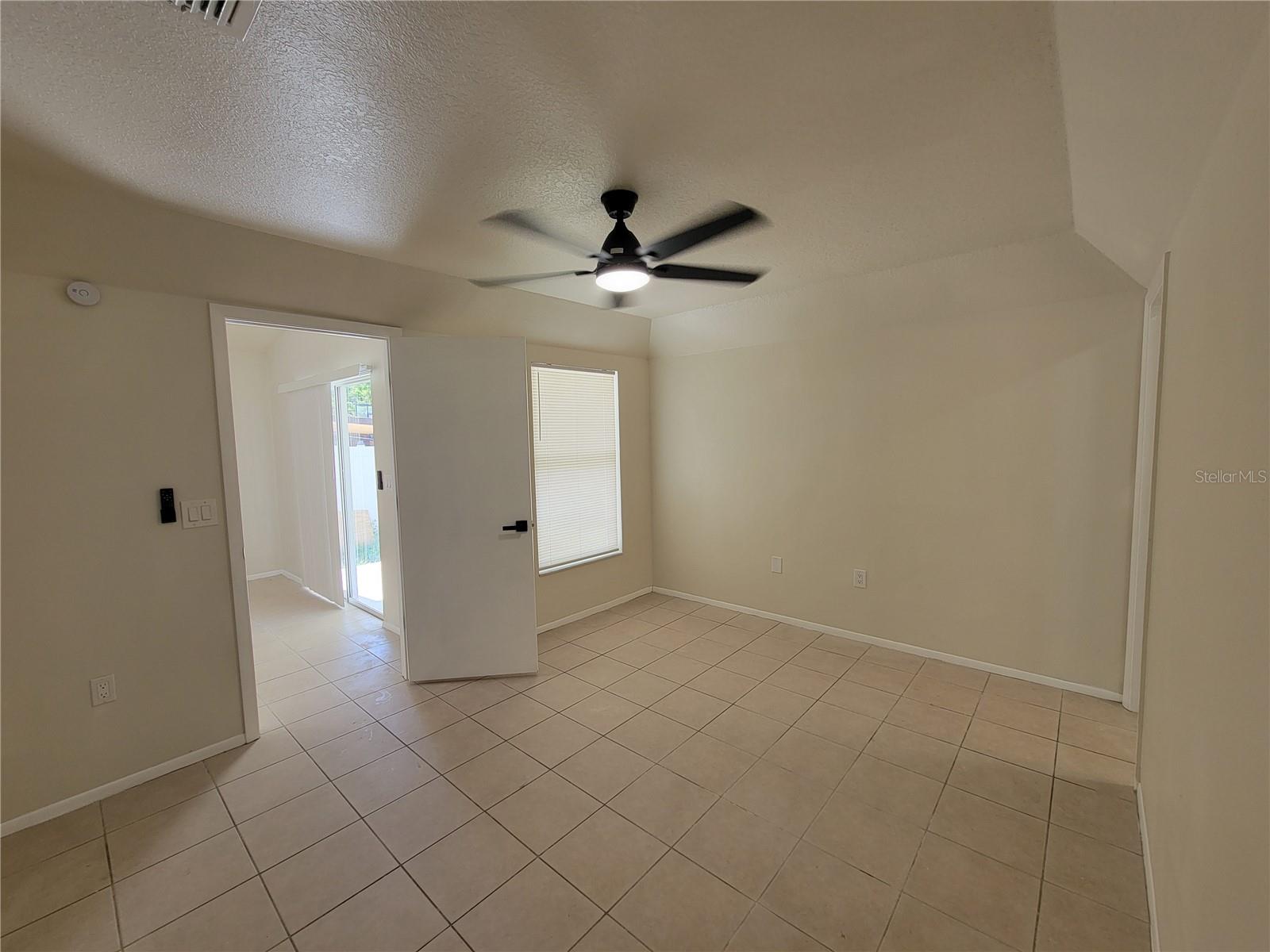 Image 22 of 33 For 1019 34th Avenue W
