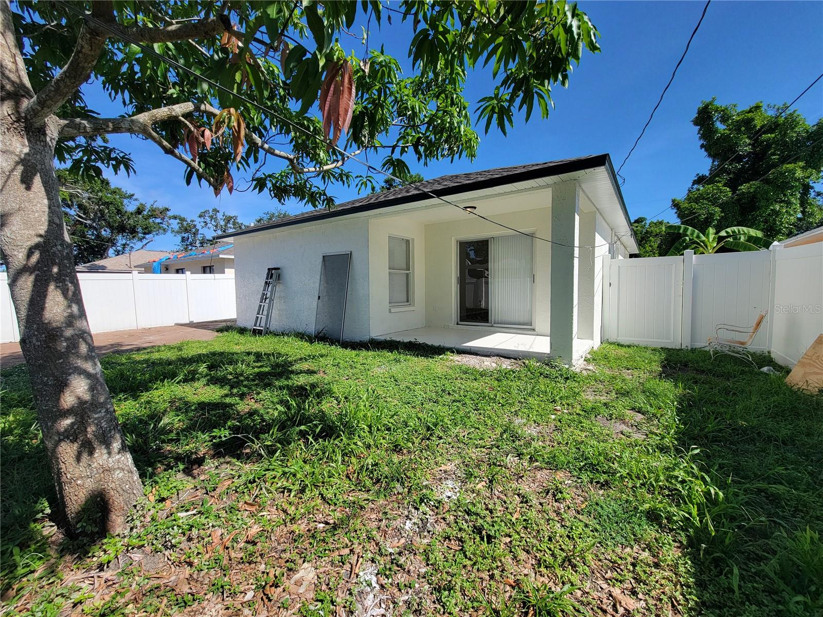 Image 26 of 33 For 1019 34th Avenue W
