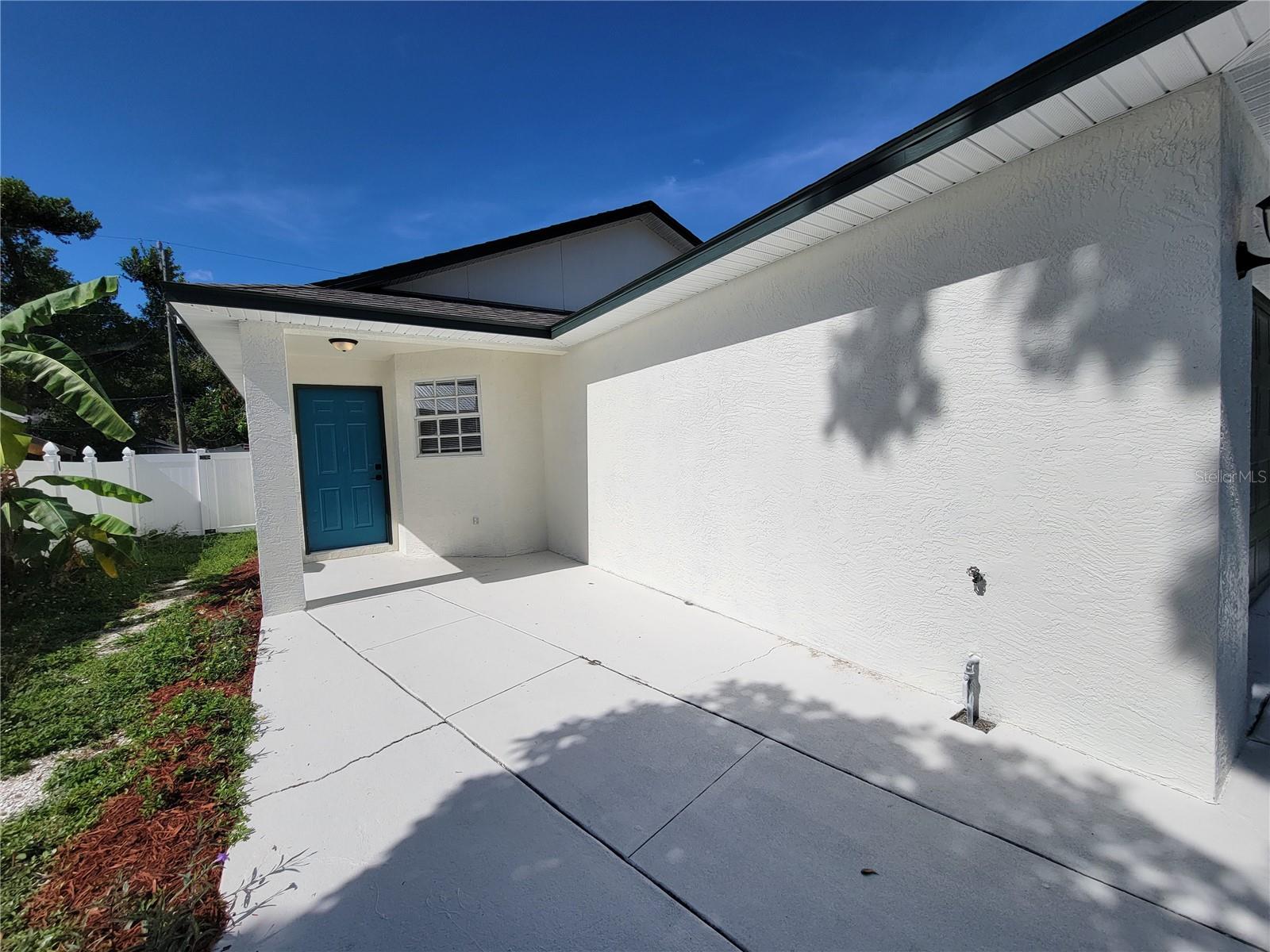Image 4 of 33 For 1019 34th Avenue W