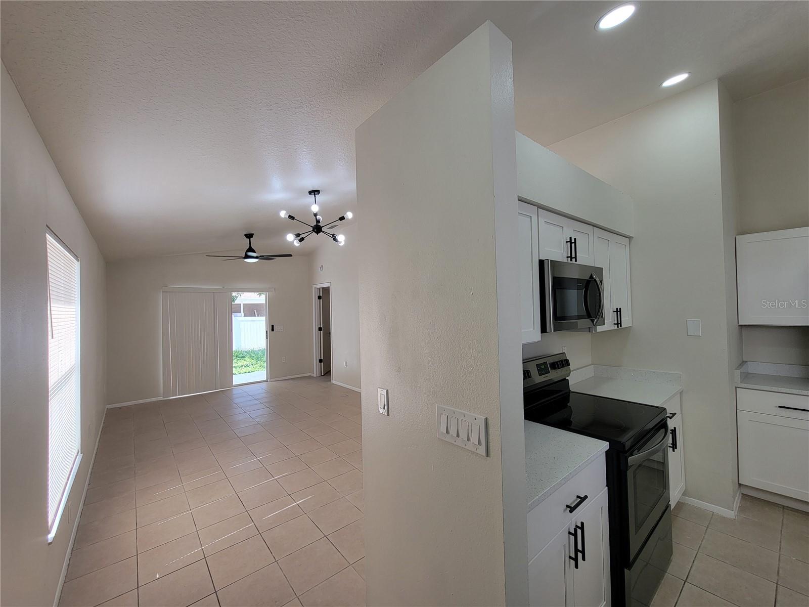 Image 5 of 33 For 1019 34th Avenue W