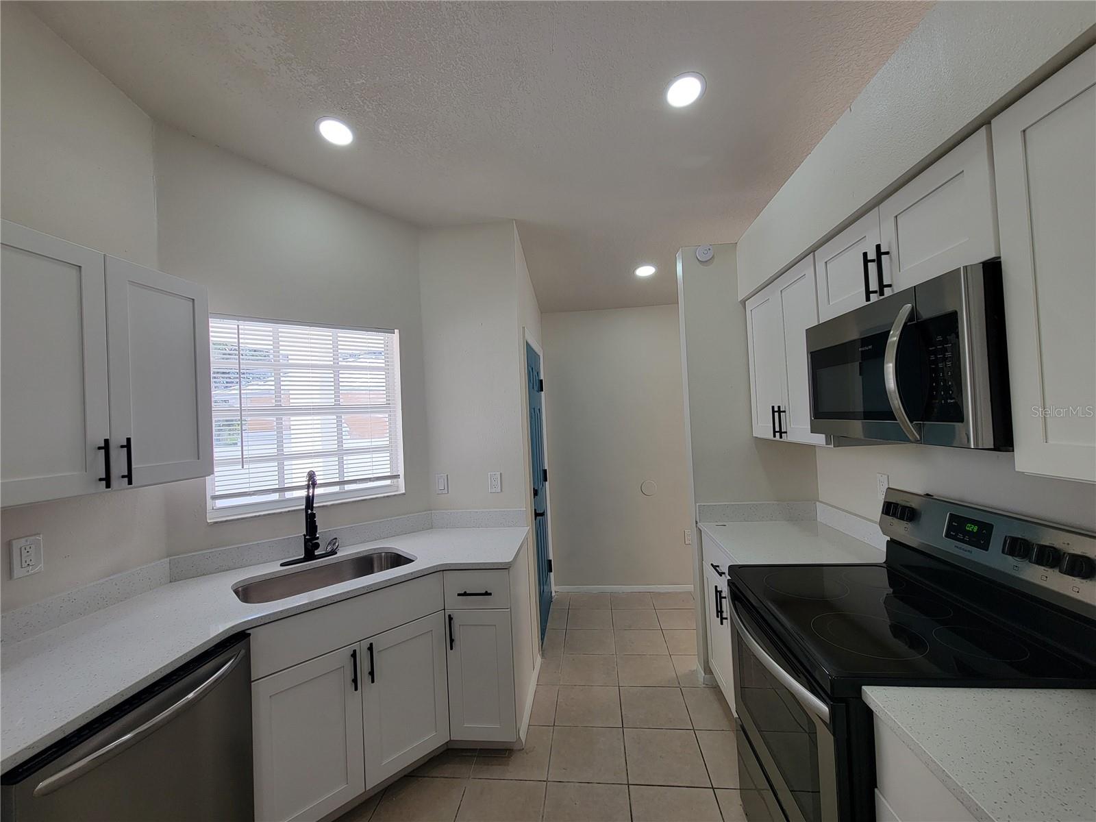 Image 8 of 33 For 1019 34th Avenue W