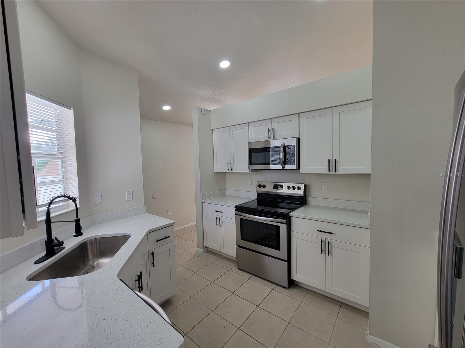 Image 9 of 33 For 1019 34th Avenue W