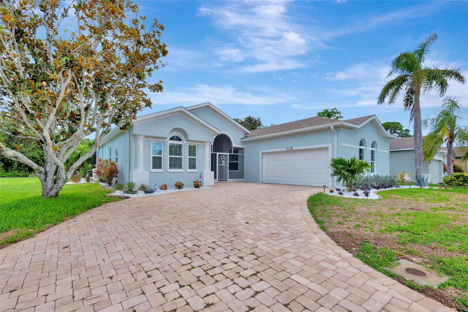 Image 4 of 41 For 5139 50th Avenue W