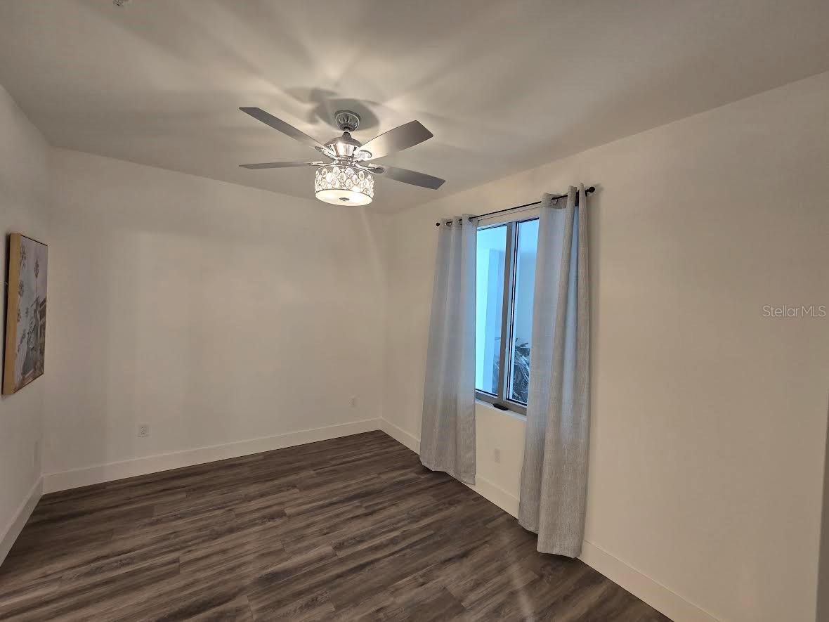Image 11 of 31 For 1709 N Tamiami Trail  Ph 514