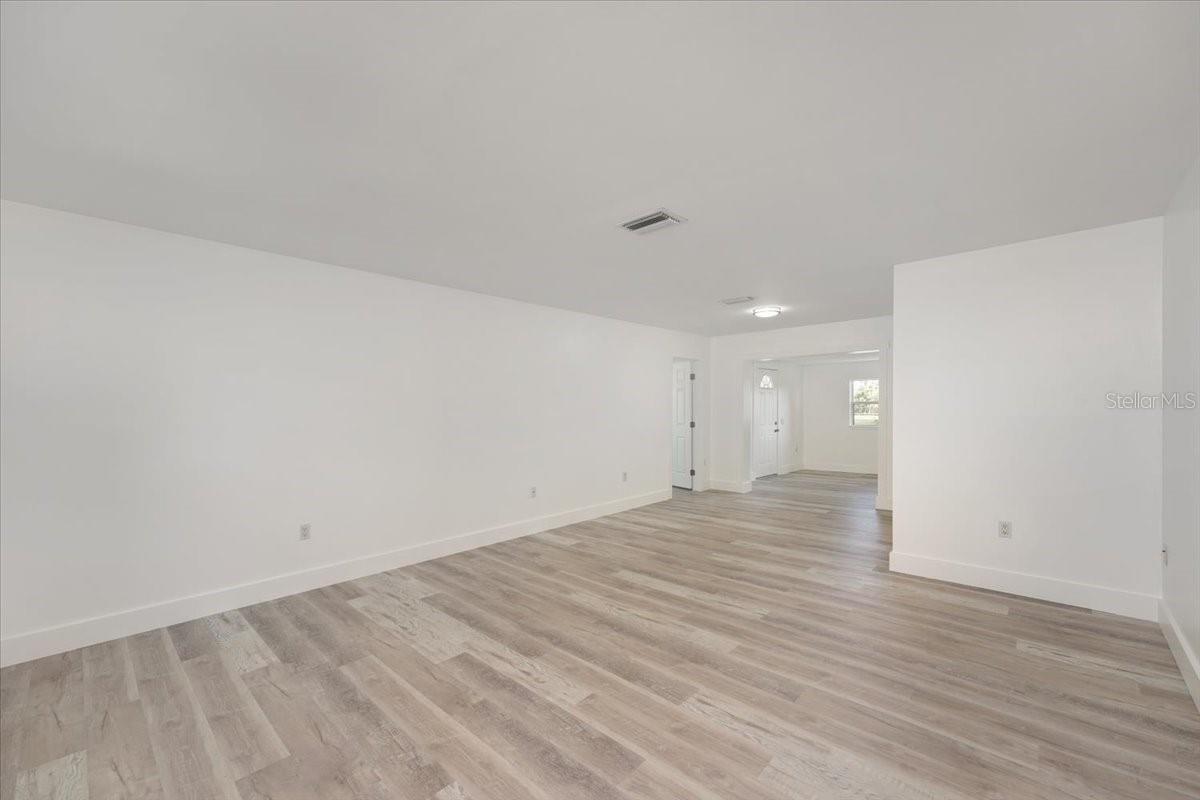 Image 4 of 18 For 7308 17th Avenue W