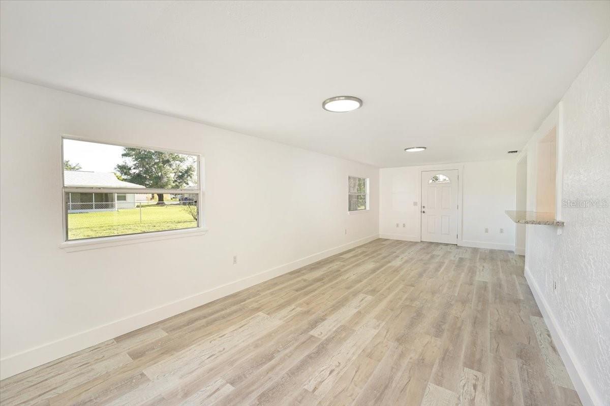 Image 5 of 18 For 7308 17th Avenue W