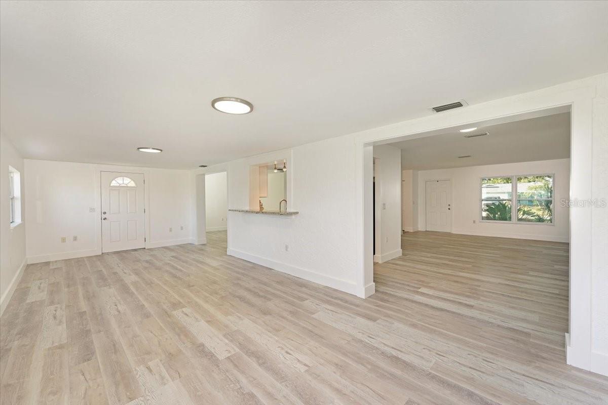 Image 6 of 18 For 7308 17th Avenue W