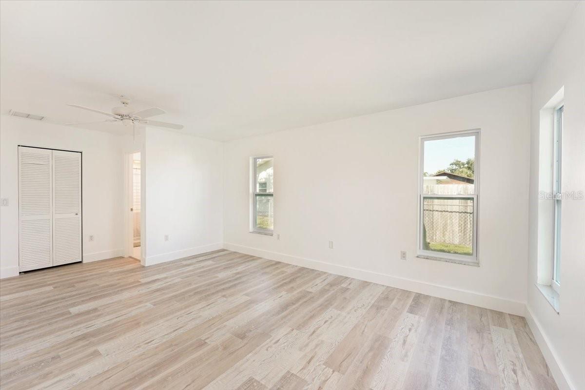 Image 8 of 18 For 7308 17th Avenue W