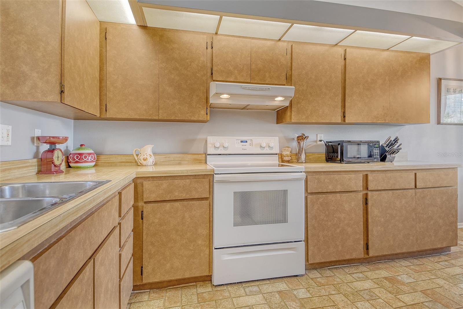 Image 12 of 45 For 7214 Cloister Drive 7214