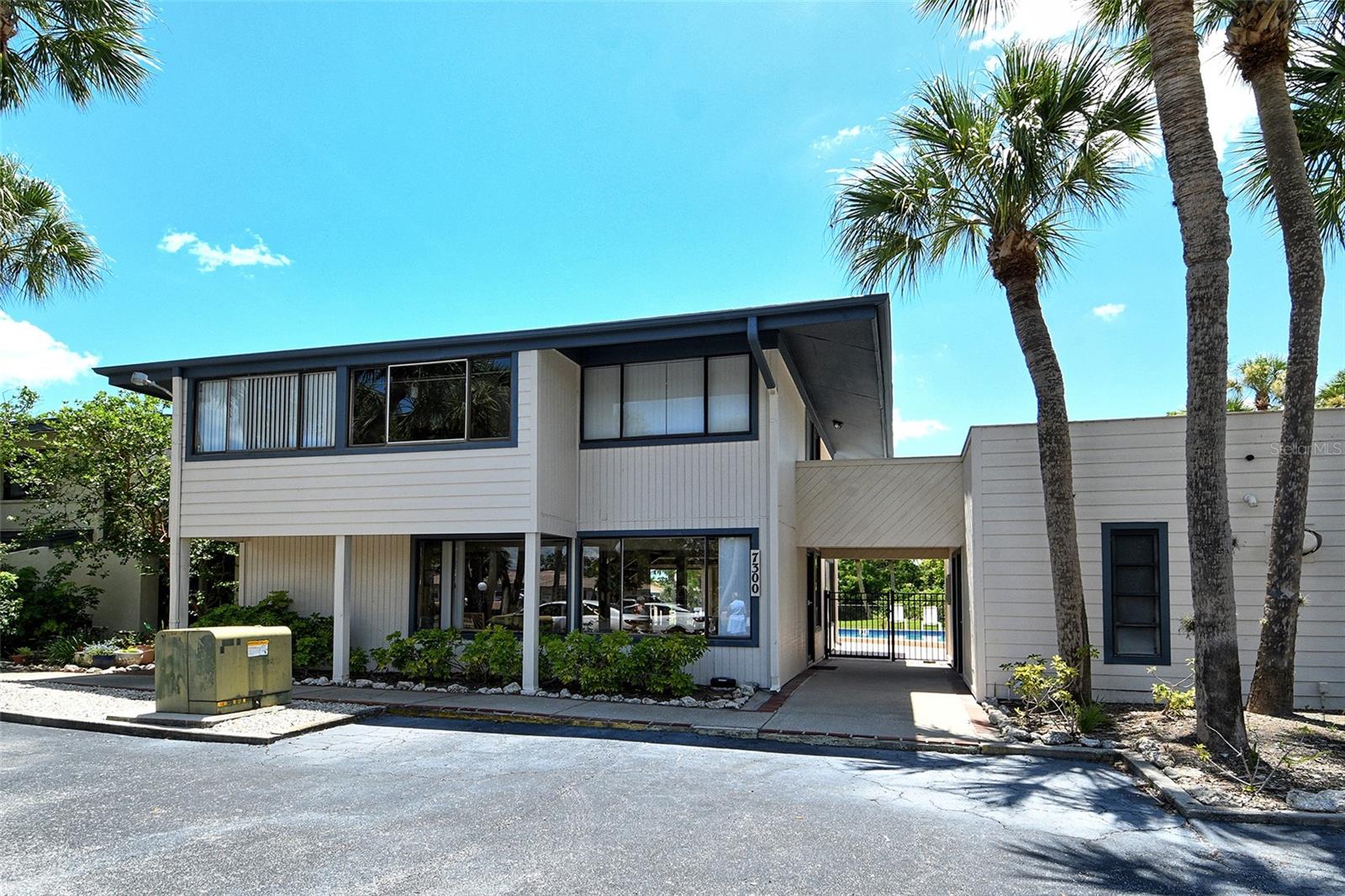 Image 33 of 45 For 7214 Cloister Drive 7214