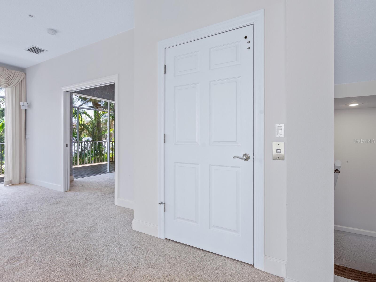 Image 8 of 69 For 3954 Hamilton Club Circle 14