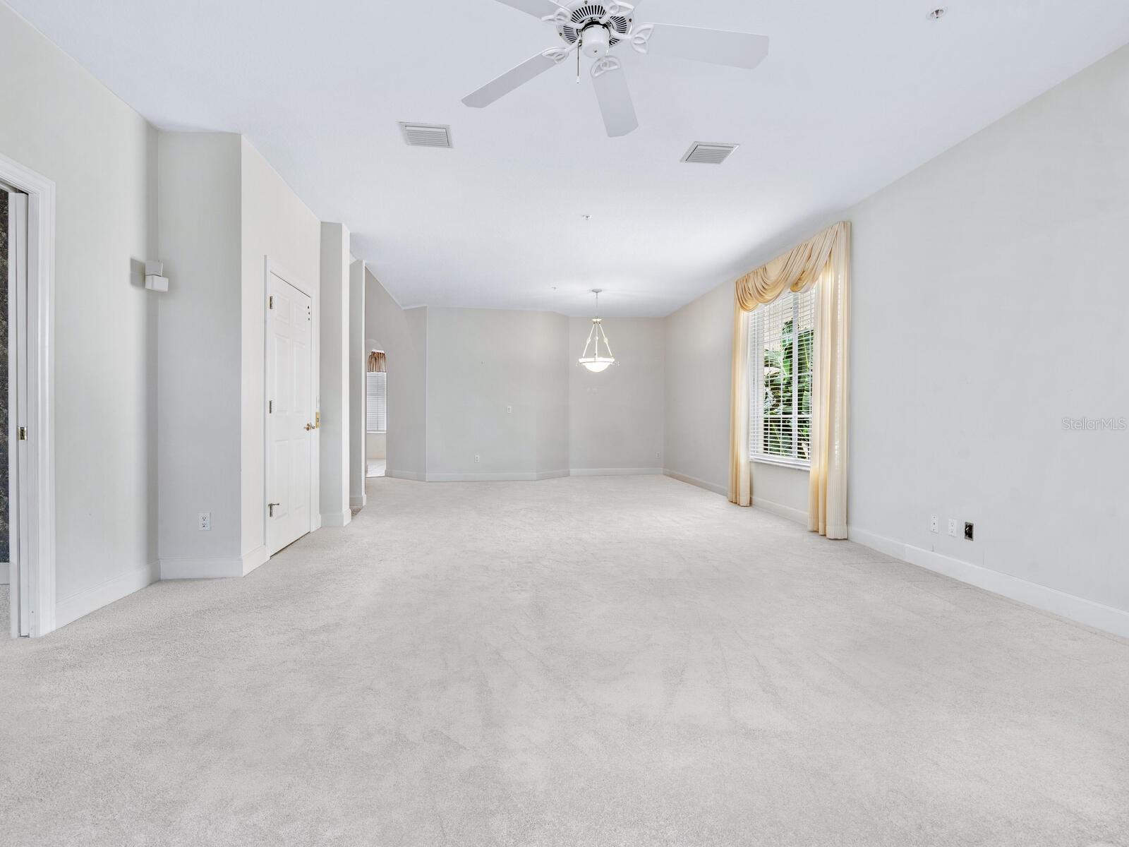 Image 9 of 69 For 3954 Hamilton Club Circle 14
