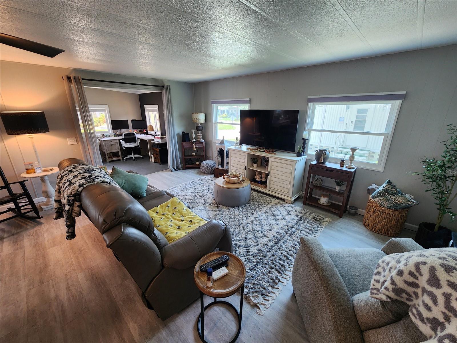 Image 16 of 33 For 5316 Chateau Lane