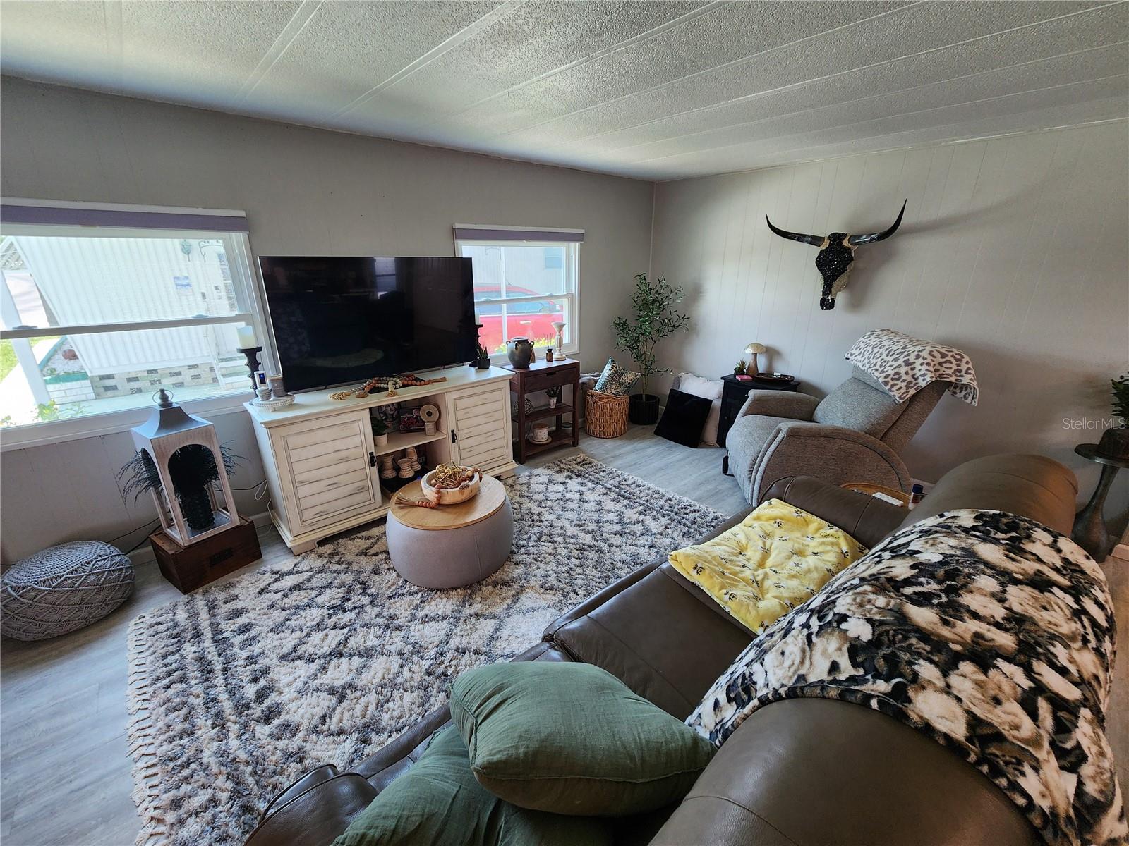 Image 18 of 33 For 5316 Chateau Lane