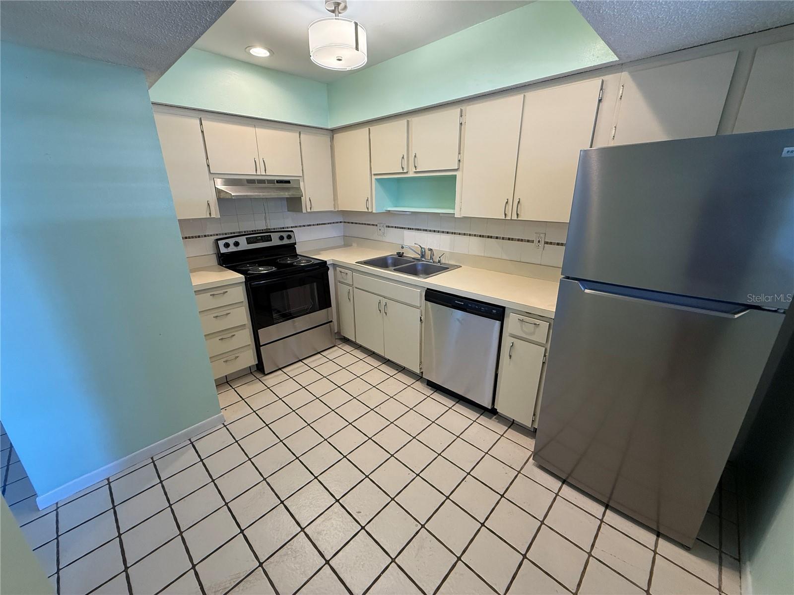Image 11 of 26 For 1750 Belleair Forest Drive A13
