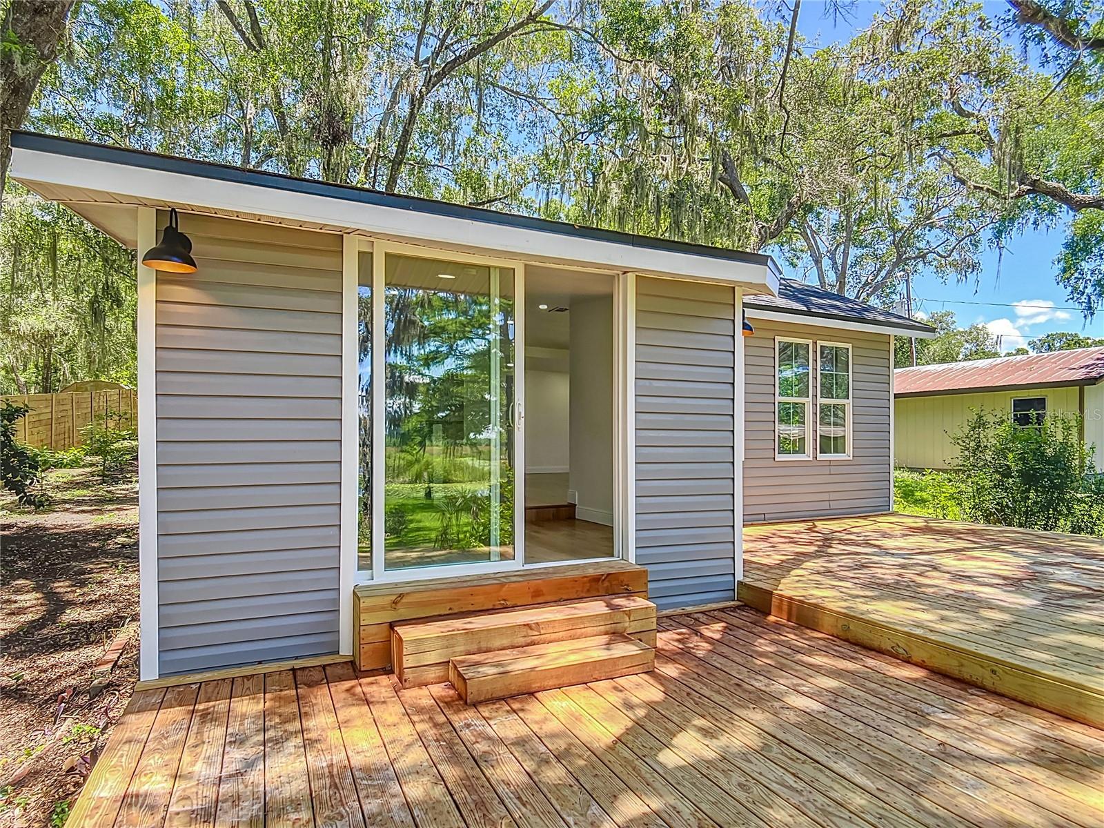 Image 10 of 45 For 8781 Lakeshore Drive