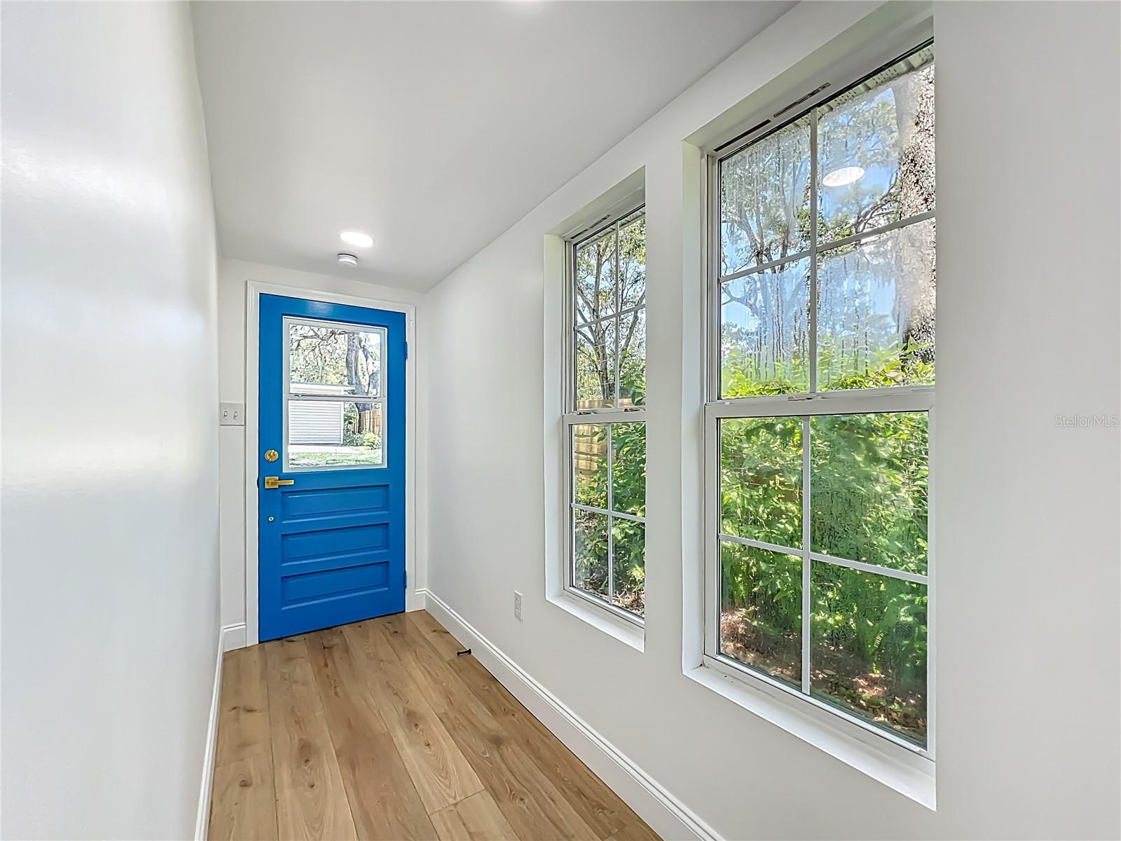 Image 11 of 45 For 8781 Lakeshore Drive
