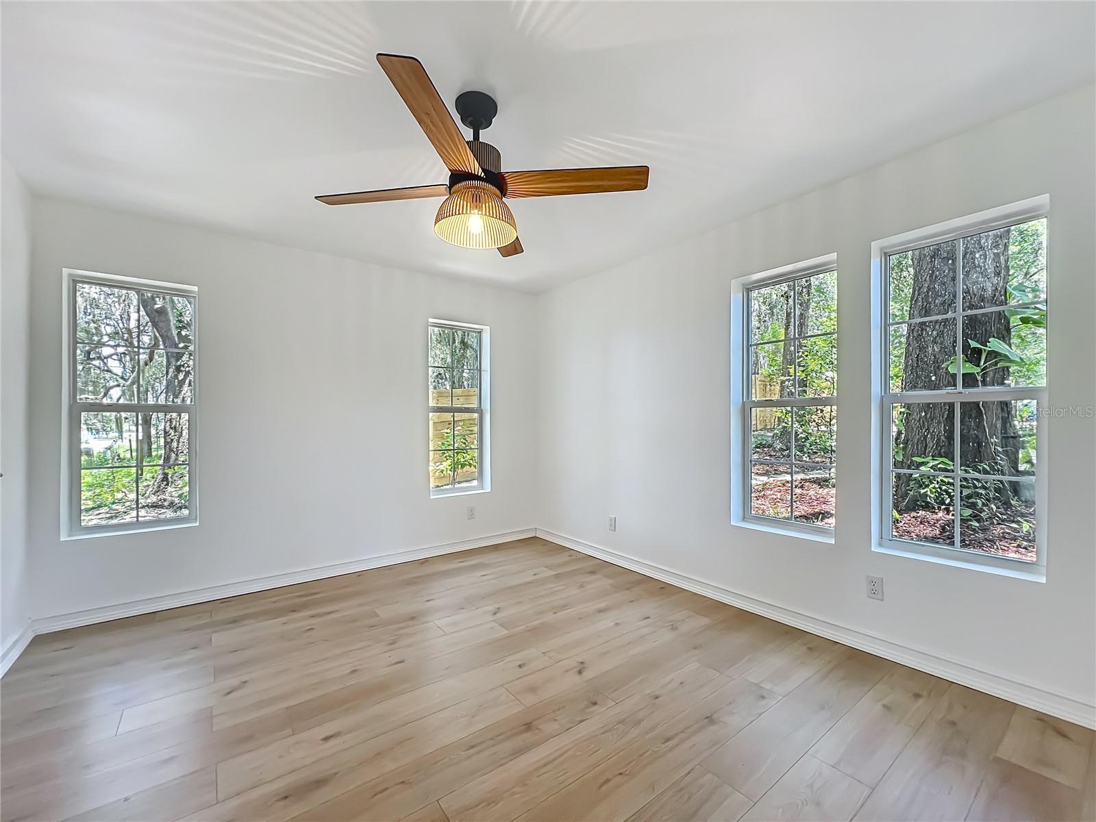 Image 22 of 45 For 8781 Lakeshore Drive