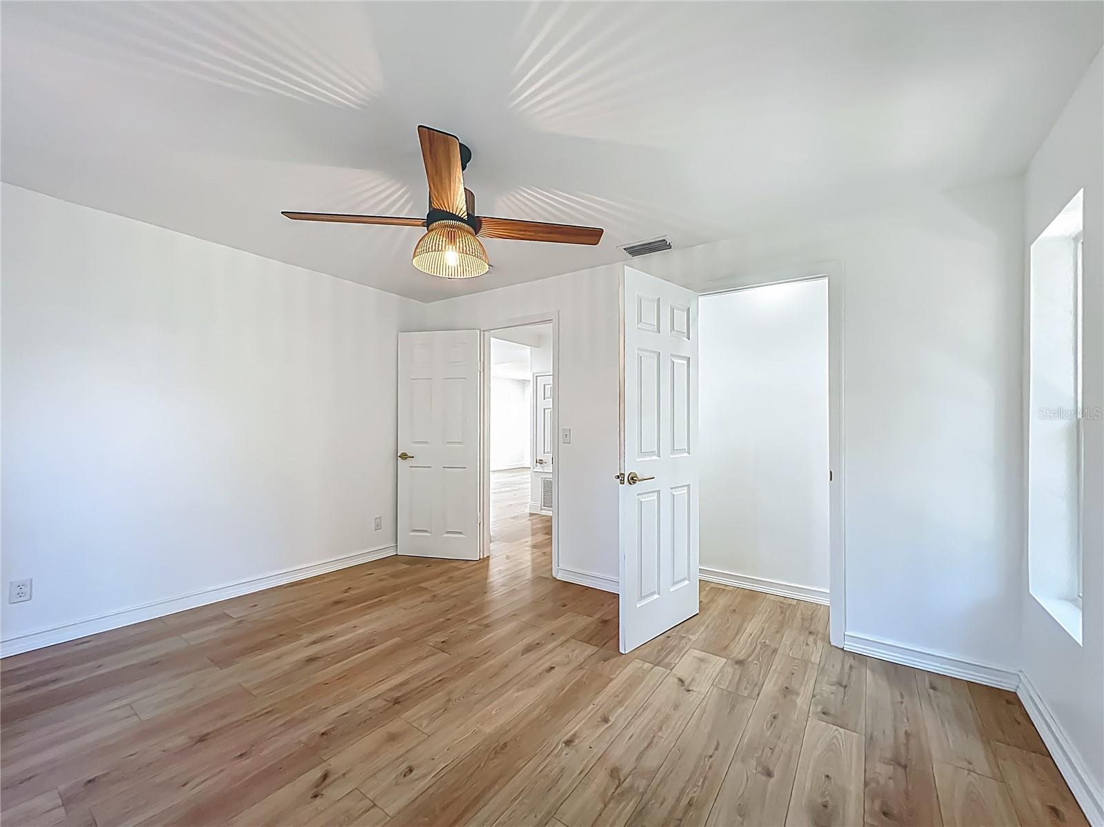 Image 23 of 45 For 8781 Lakeshore Drive