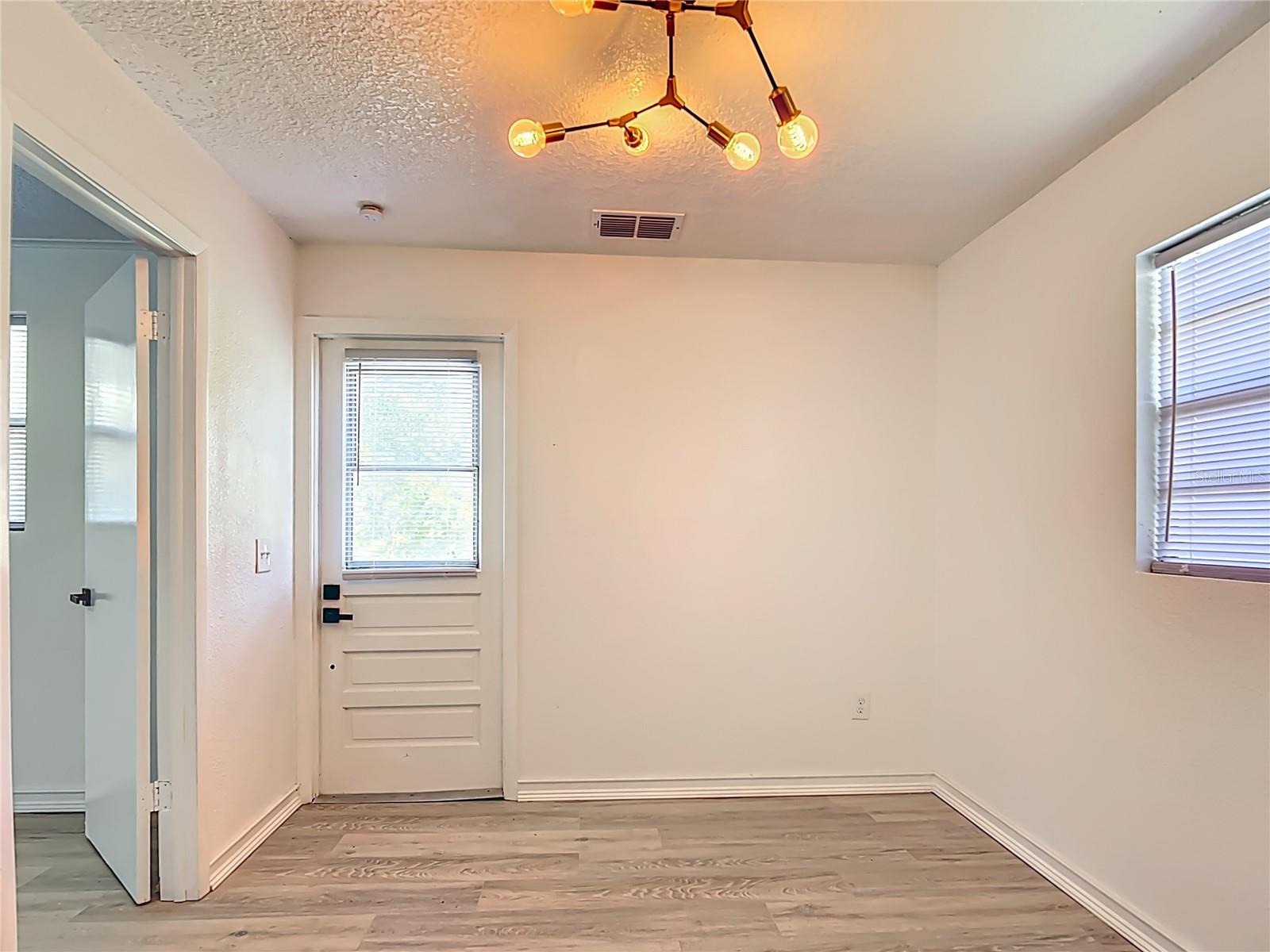 Image 36 of 45 For 8781 Lakeshore Drive