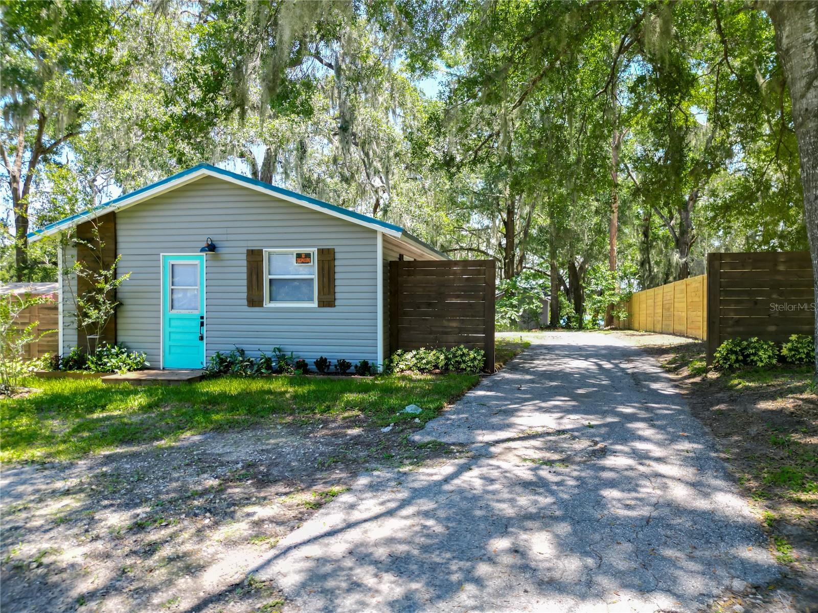 Image 42 of 45 For 8781 Lakeshore Drive
