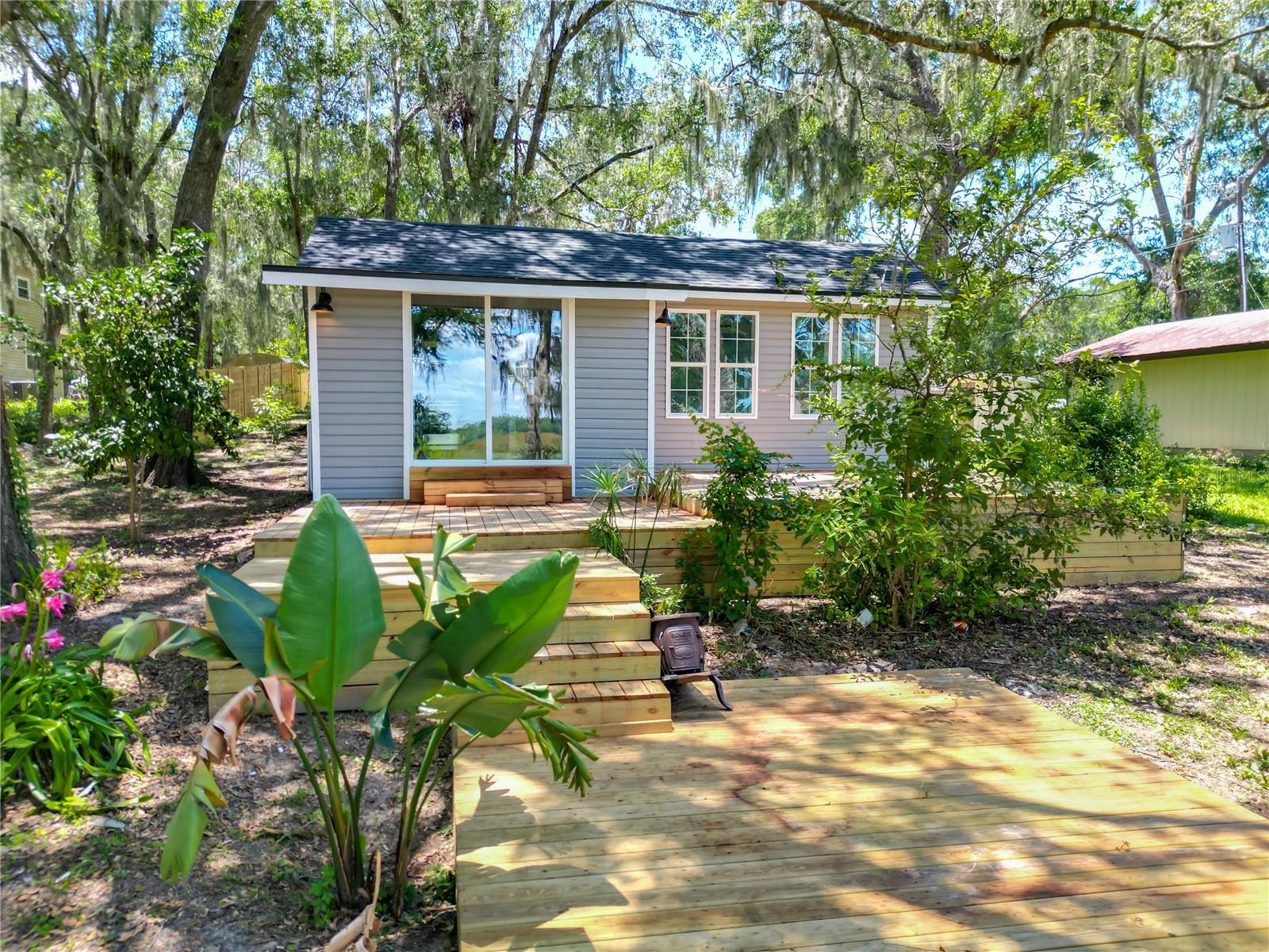 Image 7 of 45 For 8781 Lakeshore Drive