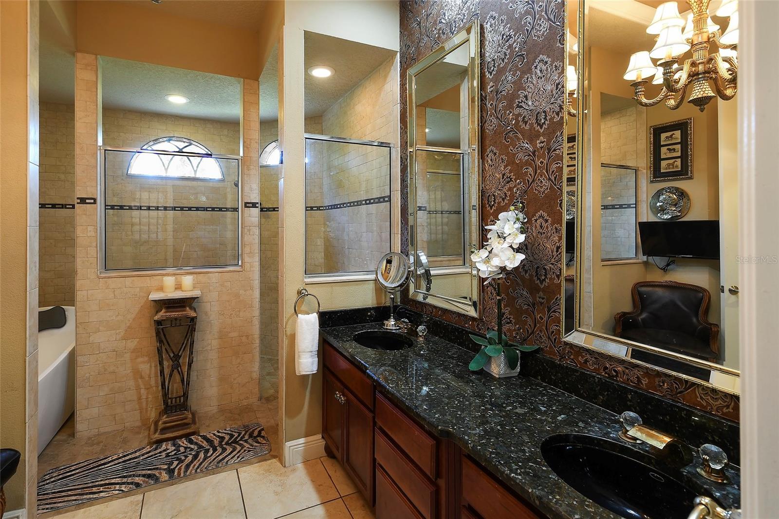 Image 19 of 37 For 2962 Wilderness Boulevard E