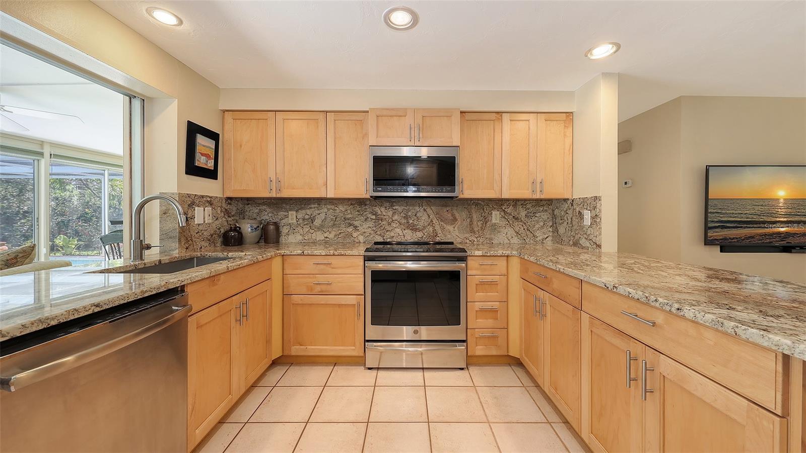 Image 10 of 30 For 626 46th Street