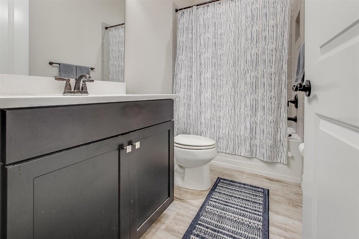 Image 31 of 44 For 11566 11th Avenue E