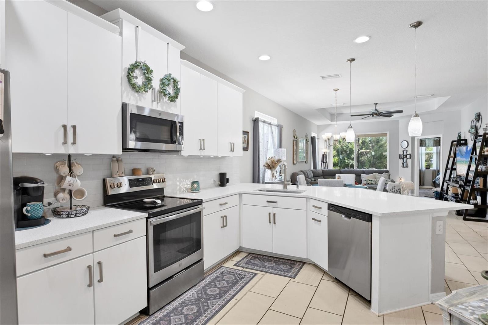 Image 8 of 28 For 5981 Amberly Drive