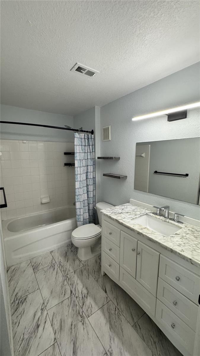 Image 17 of 25 For 8932 Manor Loop 101