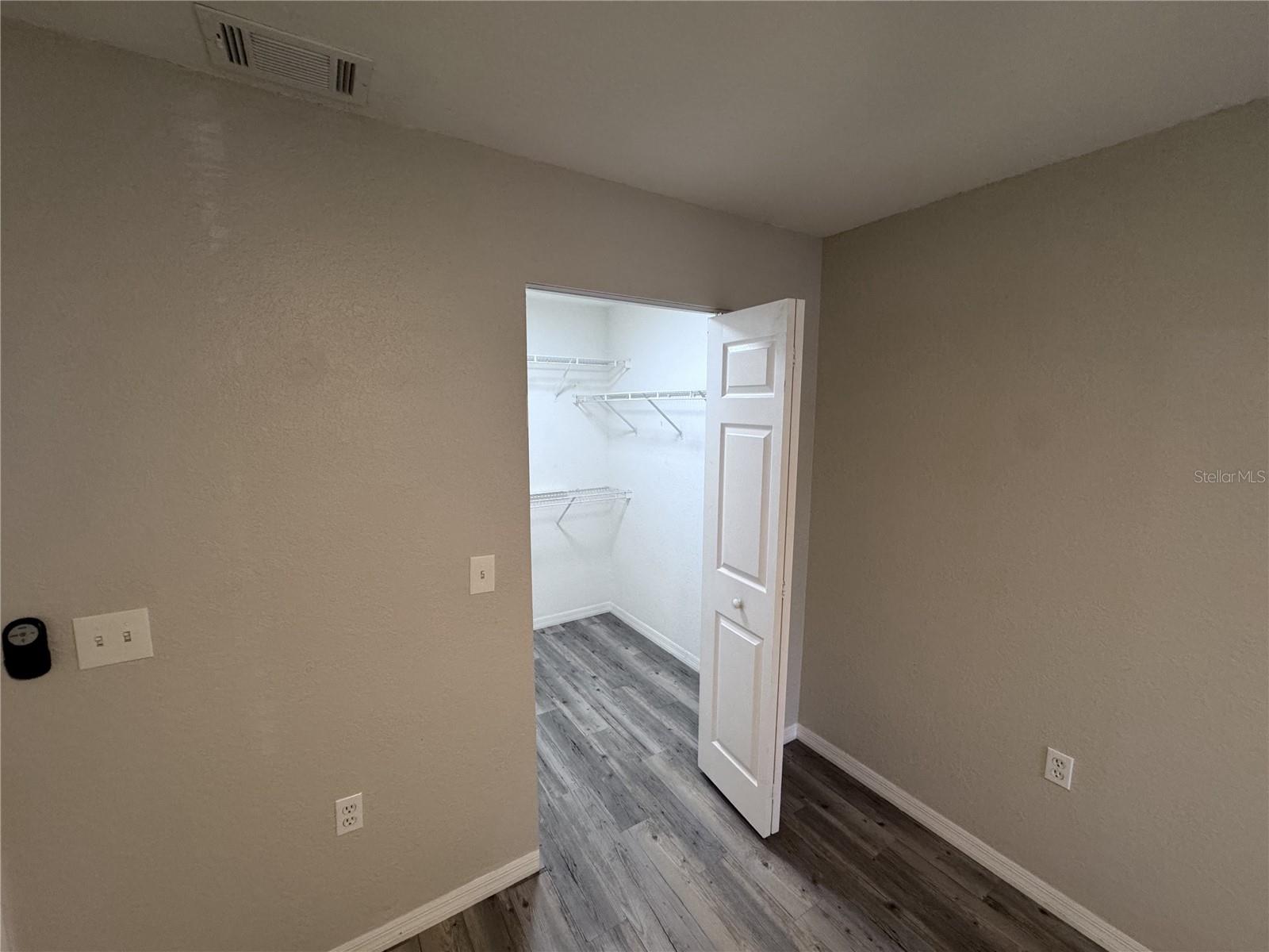 Image 19 of 25 For 8932 Manor Loop 101