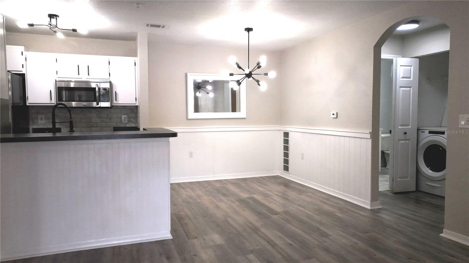 Image 8 of 25 For 8932 Manor Loop 101