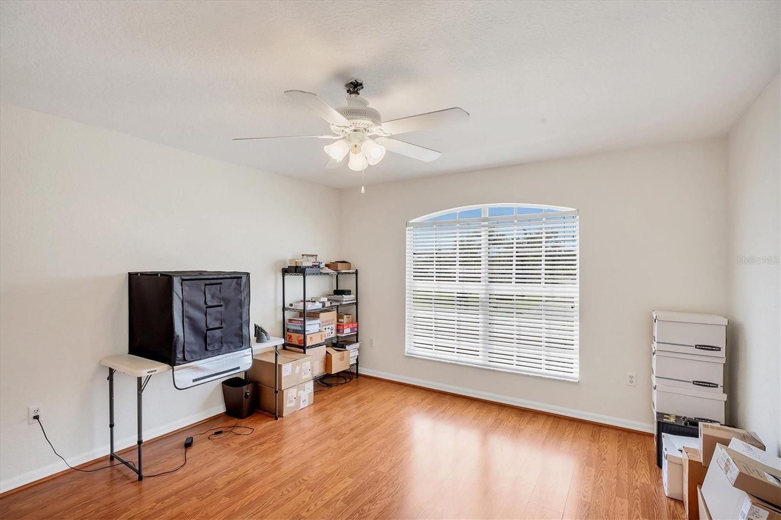 Image 22 of 36 For 815 Greenview Drive