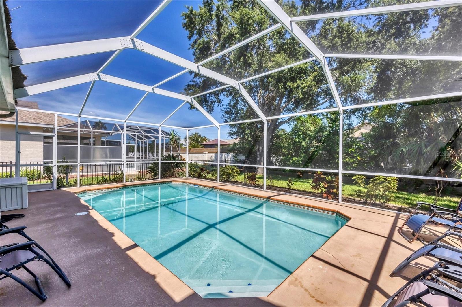 Image 4 of 36 For 815 Greenview Drive