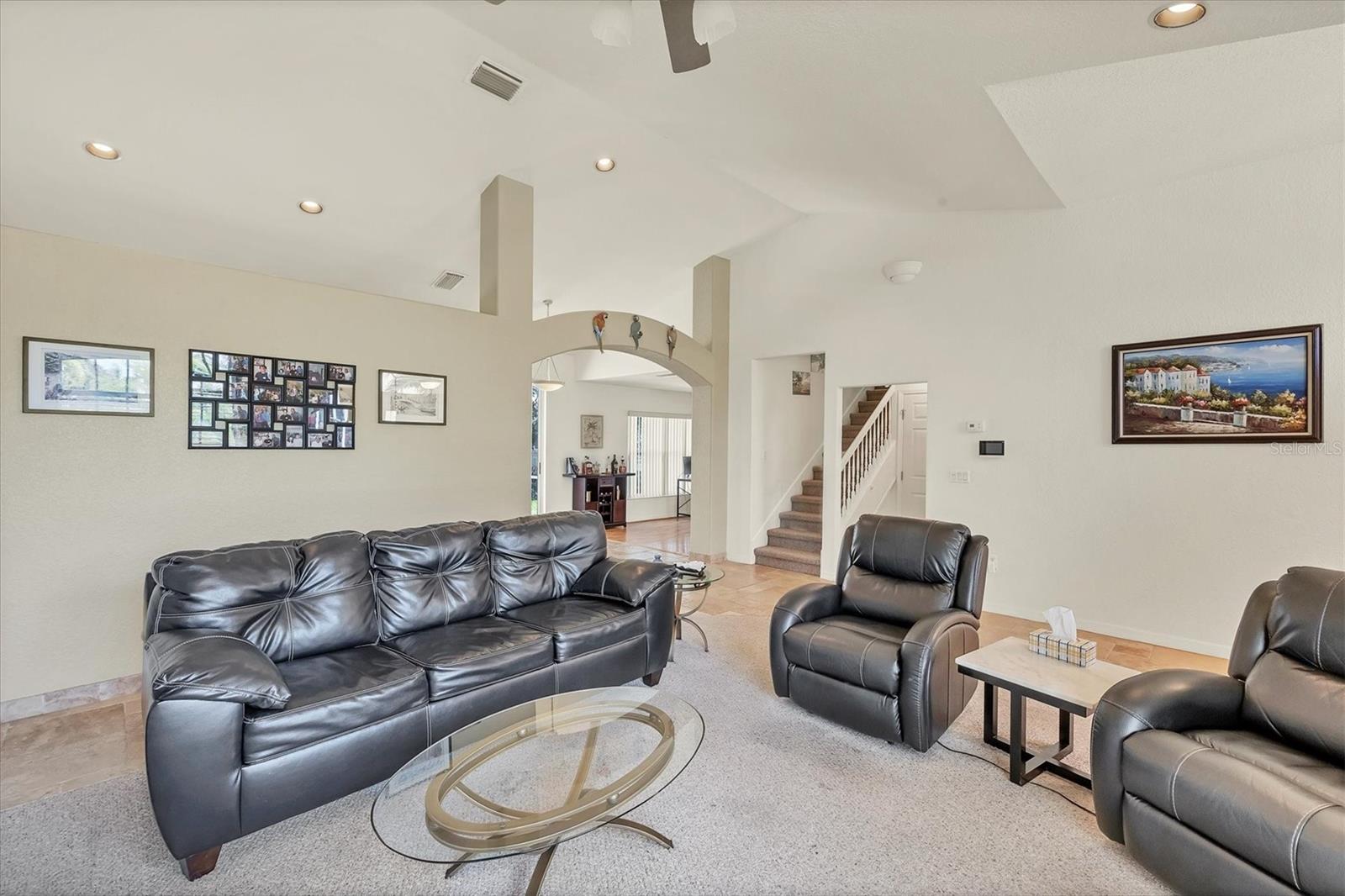 Image 7 of 36 For 815 Greenview Drive